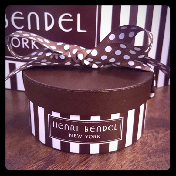 henri bendel Other - Henri Bendel mini hatbox